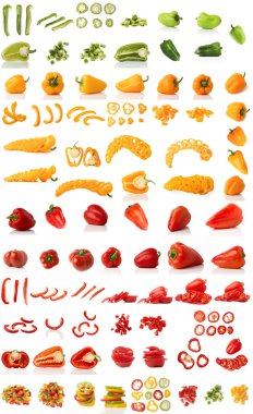 Biber beyaz arka planda izole edilmiş. Bir arsada farklı fotoğraflar..