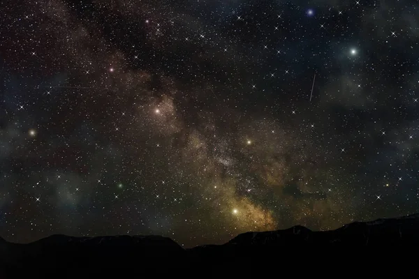 Weltraum Mit Vielen Sternen Meteoren Und Der Milchstraßengalaxie Über Den — Stockfoto