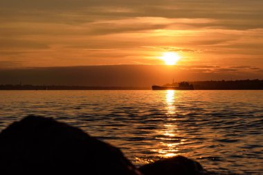 nehir güneş günbatımı gemi