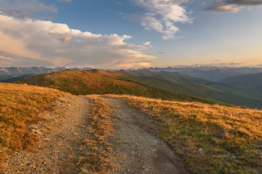 bulutlar dağ toprak yol