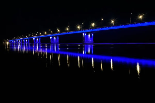 桥梁河灯反射冰漂泊夜 — 图库照片