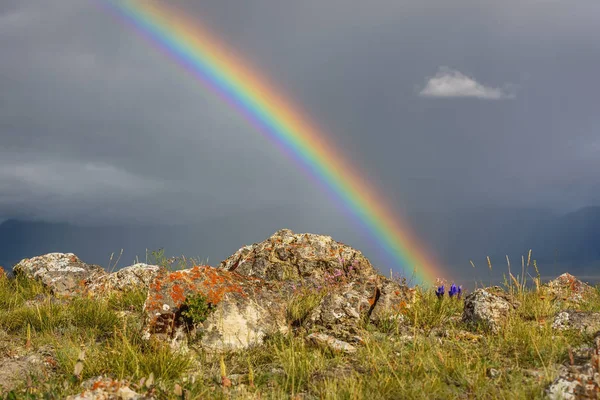 Rainbow mountains cloud sky rain — Stock Photo, Image
