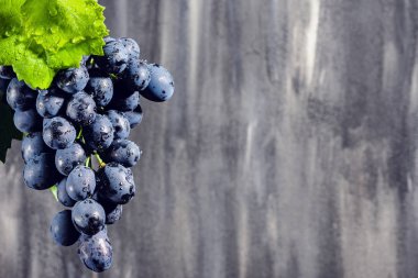 Yeşil üzümlü kırmızı üzümler, uzay resmini kopyala