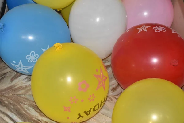 BALONES DE COLOR EN LA PLANTA — Foto de Stock