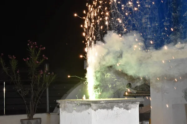 Hindistan 'da Diwali festivali havai fişeklerle kutlanır..