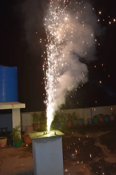 Hindistan 'da Diwali festivali havai fişeklerle kutlanır..