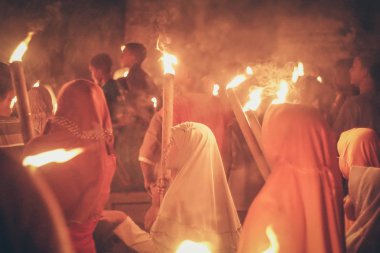 Orta Java, Endonezya, 12 Haziran 2018 : meşale geçit töreni genellikle İslam ve Bayram yeni yıl ını karşılamak için düzenlenmektedir