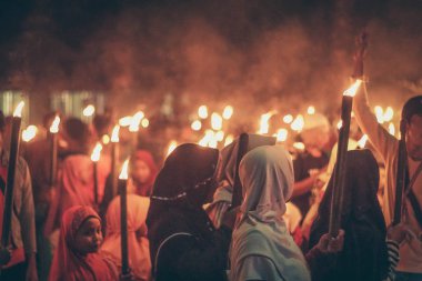 Orta Java, Endonezya, 12 Haziran 2018 : meşale geçit töreni genellikle İslam ve Bayram yeni yıl ını karşılamak için düzenlenmektedir