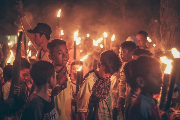 Orta Java, Endonezya, 12 Haziran 2018 : meşale geçit töreni genellikle İslam ve Bayram yeni yıl ını karşılamak için düzenlenmektedir