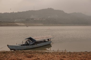 Sempor Reservoir, Kebumen, Central Java, Endonezya 'daki Tekneler
