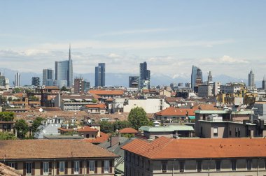 Milano silüeti. Vittorio'dan görünüm