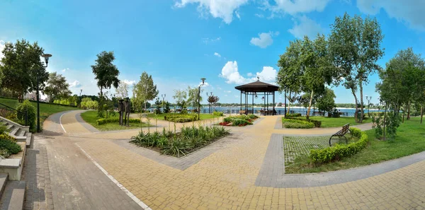 Kyiv 'deki Obolon' da Natalka Parkı