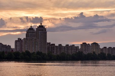 Kyiv 'deki Obolon' da akşam seti