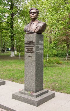 Kyiv 'deki pilot ve kozmonot Georgy Beregovoy anıtı