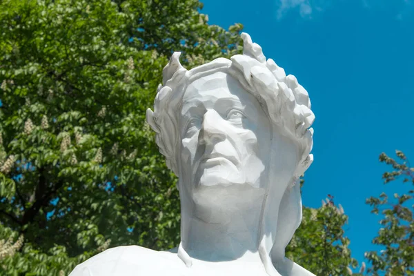 Мраморный Памятник Данте Алигьери Киеве — стоковое фото