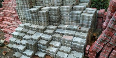 Doğanın mimarisini geliştirmek için kendilerini bir arada tutan çeşitli tuğlaları tasvir eden bir resim.