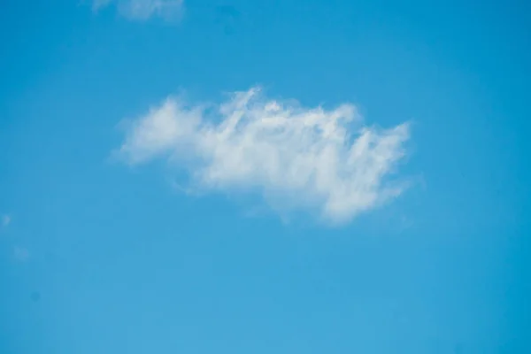 Hermosas Nubes Blancas Con Fondo Azul Del Cielo —  Fotos de Stock