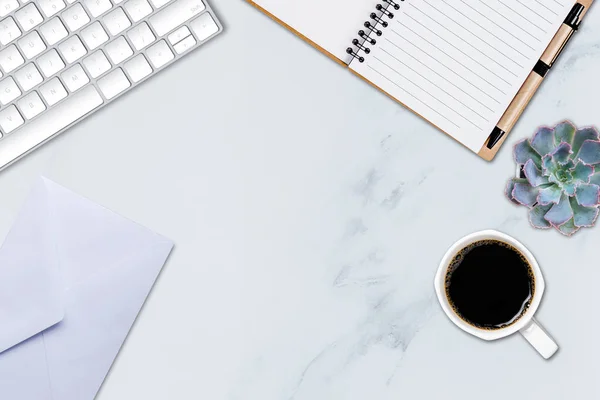 Ofis masaları ile not etmek ve bilgisayar klavye ve diğer office sağlar. Üstten Görünüm kopya alanı, düz ile yatıyordu.