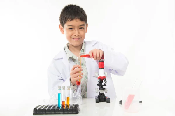 Маленький Мальчик Колбами Микроскопом Уроков Химии — стоковое фото