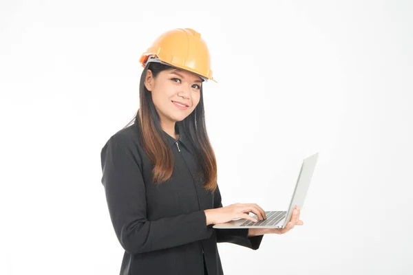 Asiática Ingeniero Mujer Trabajando Duro Notebook — Foto de Stock