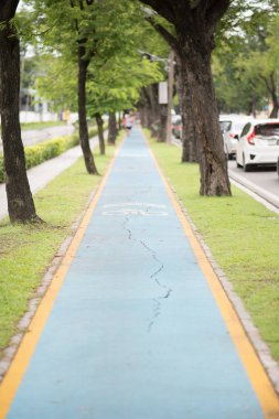 Bisiklet şeritli yan şehir 