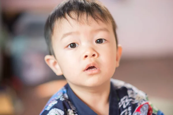 Niño Pequeño Dibujar Dibujos Papel Por Uso Lápiz — Foto de Stock