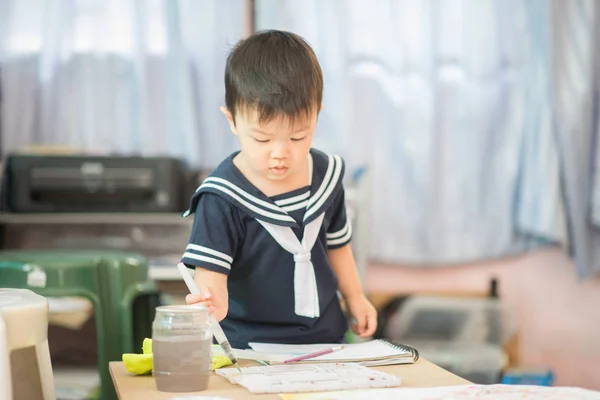 Menino Pequeno Desenho Desenho Água Coloração — Fotografia de Stock