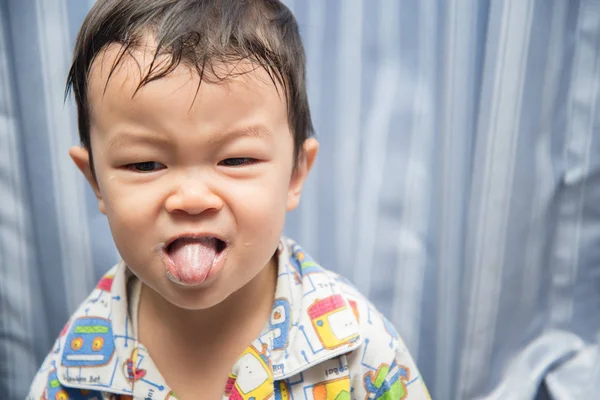 Grand Matka Ručně Vyčistěte Zuby Pro Baby Boy Batole Ranní — Stock fotografie