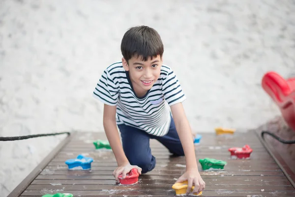 Vriendschap Broer Zus Jongetje Samen Spelen Speeltuin Buiten — Stockfoto