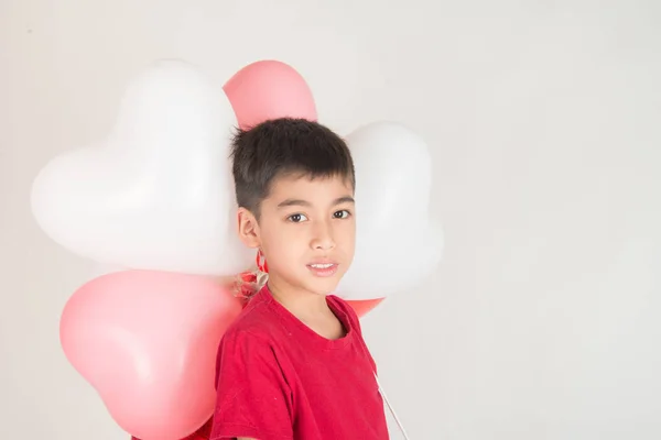 Menino Irmão Com Balão Coração Forma Amor — Fotografia de Stock