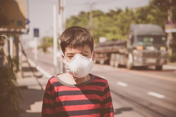 Küçük Çocuk Toz Solunum Katlama Koruma Maskesi Pm2 Kulak Kafanı — Stok fotoğraf