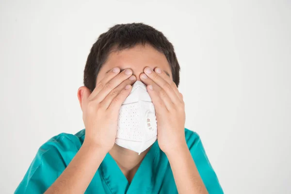 Плохое Загрязнение Воздуха Опасные Уровни Ребенка Заболеть Мальчик Носить Маску — стоковое фото