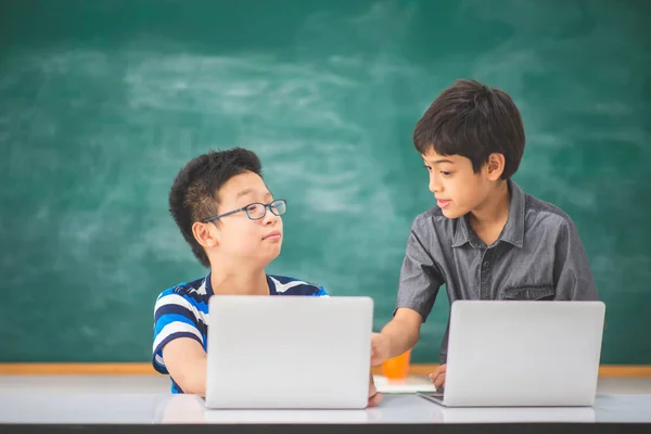 Asian Students Boy Using Laptop Learning Classroom School — Stock Photo, Image