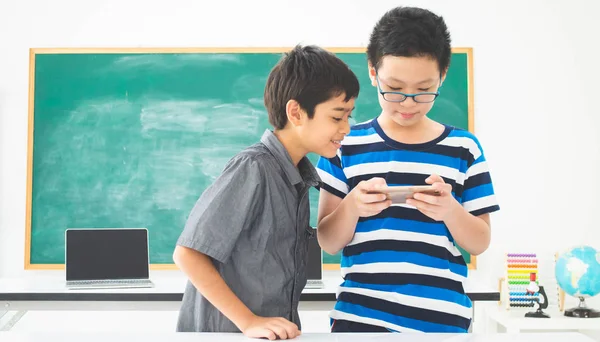 Asian Students Boy Using Laptop Learning Classroom School — Stock Photo, Image