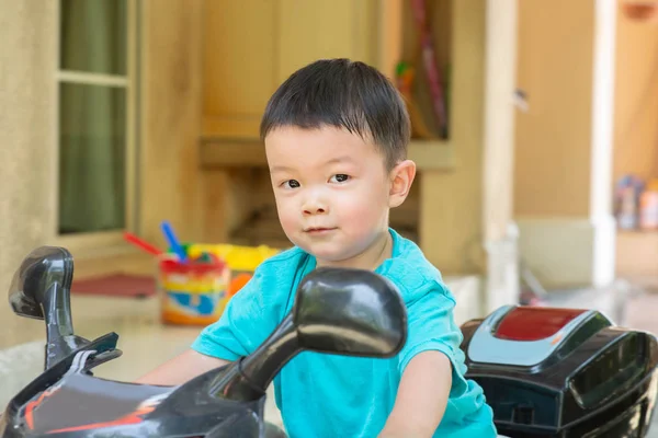 아시아의 자전거 장난감에 — 스톡 사진
