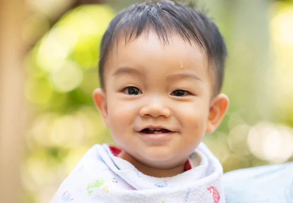 Portret Van Glimlachende Aziatische Baby Boy Happy Face — Stockfoto
