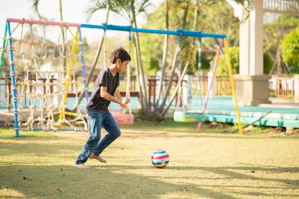 Menino Brincando Playground Livre — Fotografia de Stock