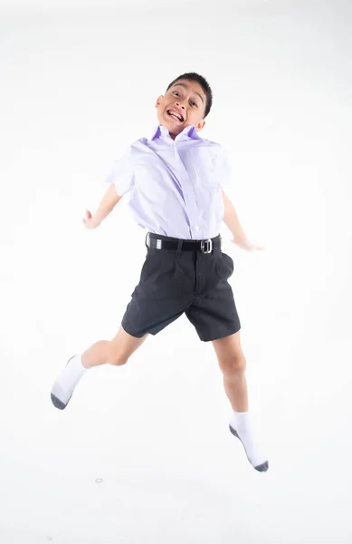 Petit Asain Garçon Uniforme Étudiant Sur Fond Blanc — Photo