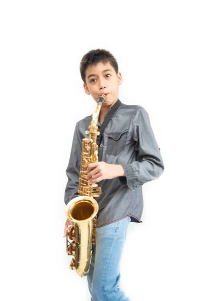 Pequeño Asiático Músico Chico Jugando Saxofón Instrumento — Foto de Stock