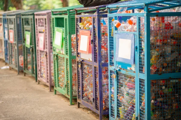 Basura Botellas Plástico Papelera Reciclaje — Foto de Stock