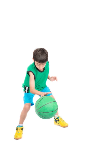 Menino Jogando Basquete Verde Esporte Uniforme Verde Fundo Branco — Fotografia de Stock