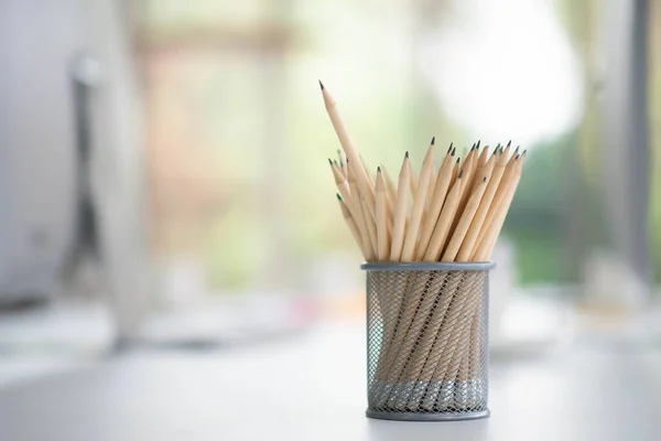 Lápices Soporte Cesta Equipo Dibujo —  Fotos de Stock