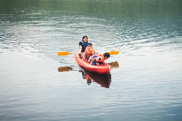 Family Rowing Kayak Boat Nature Travel Trip — Stock Photo, Image