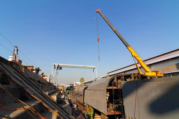 Gemi yapım aşamasında.