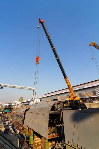 Construção naval atirar dentro de doca seca — Fotografia de Stock