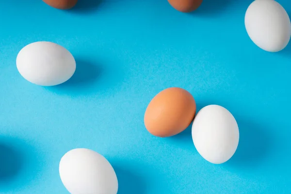 Top View Brown White Eggs Blue Background — Stock Photo, Image
