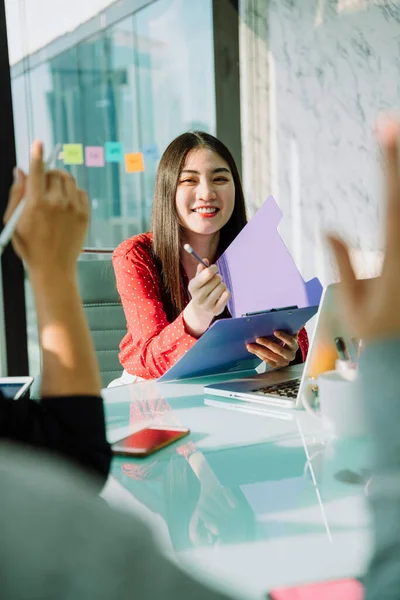 Beautiful Young Asian Thai Businesswoman Red Shirt Giving Presentation Front — Stock Photo, Image