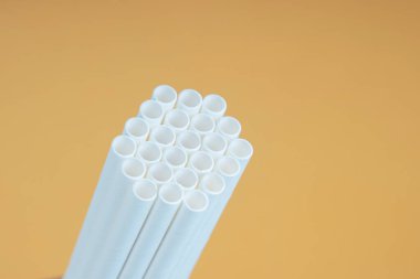 Arı kovanı şeklindeki plastik kamış grubu.