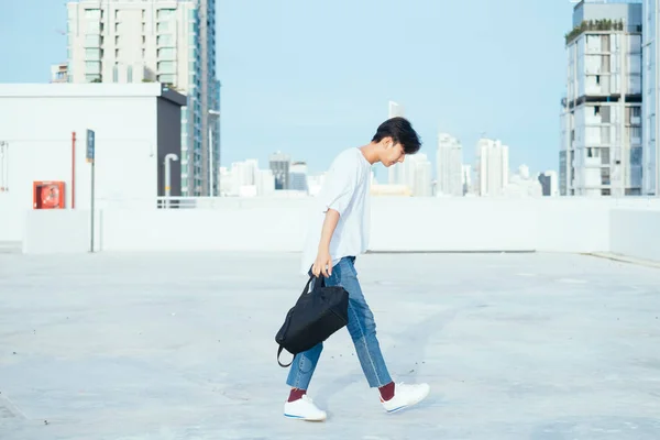 Teenage Guy Jeans White Shirt Walking Rooftoop High Building City — Stock fotografie