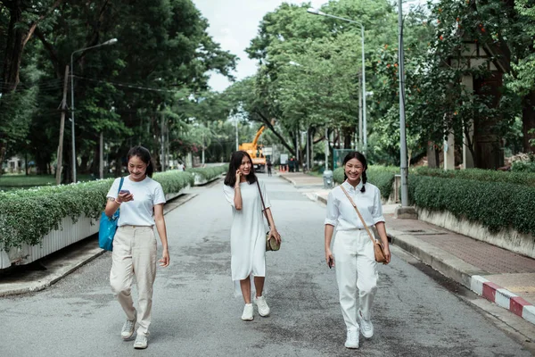 Triple Twin Sister Walking Out Park Together Holding Own Smartphone — Stock Photo, Image